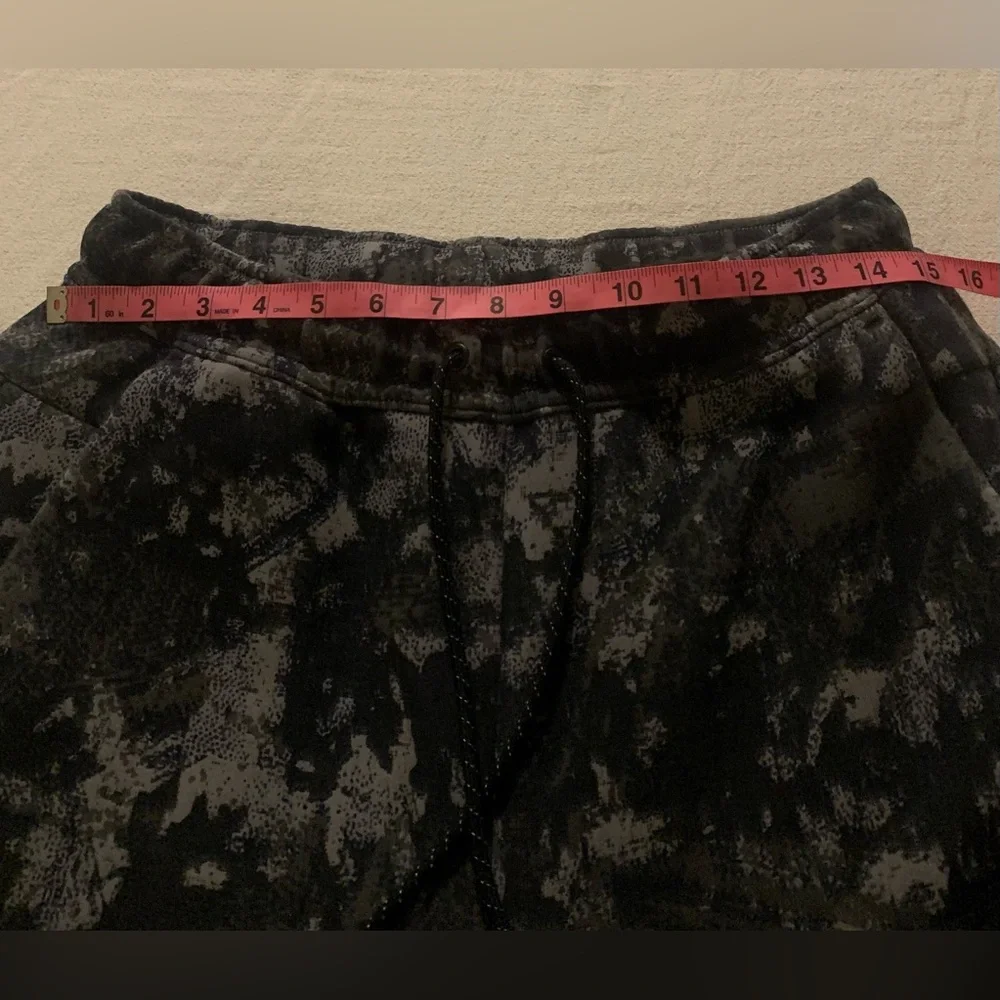 Nike Men’s Black and Gray Patterned Joggers, Medium, NWOT - Picture 14 of 16